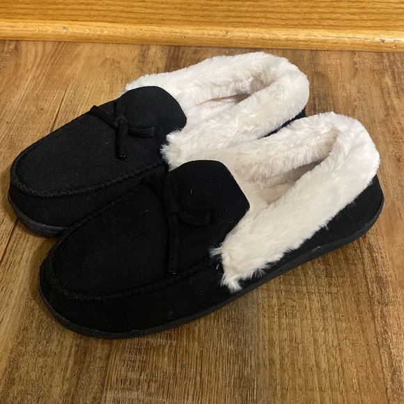 Seranoma black moccasin slippers with cream faux fur lining size 8 NWT - Picture 4 of 9
